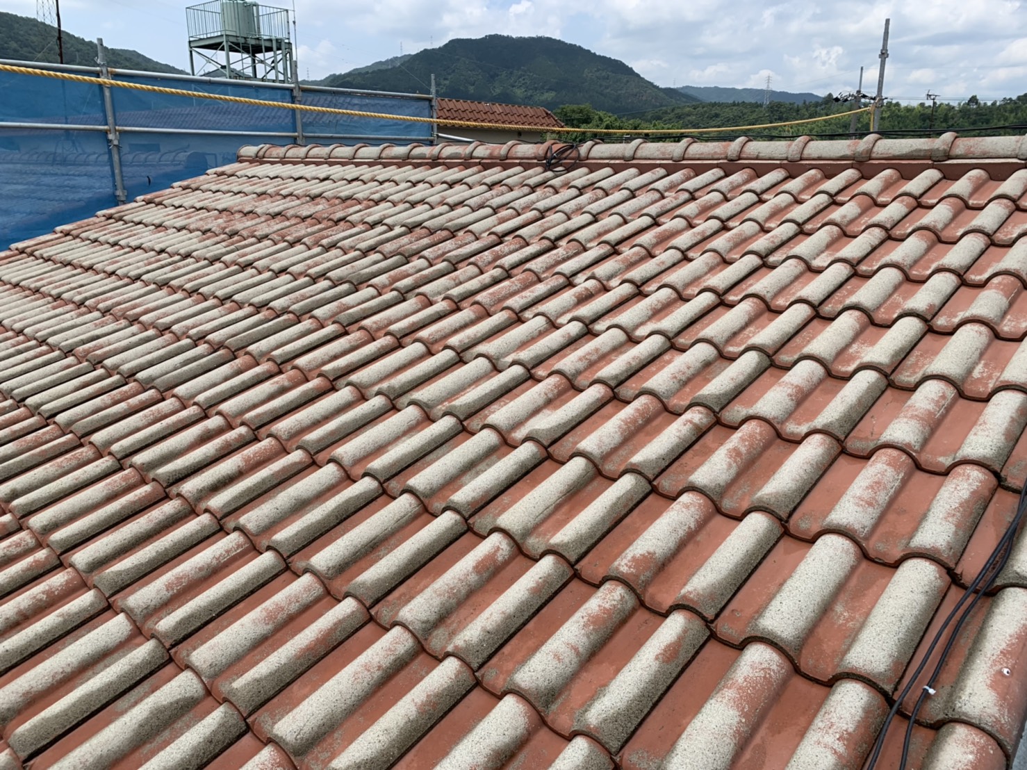 モニエル瓦を塗装します！